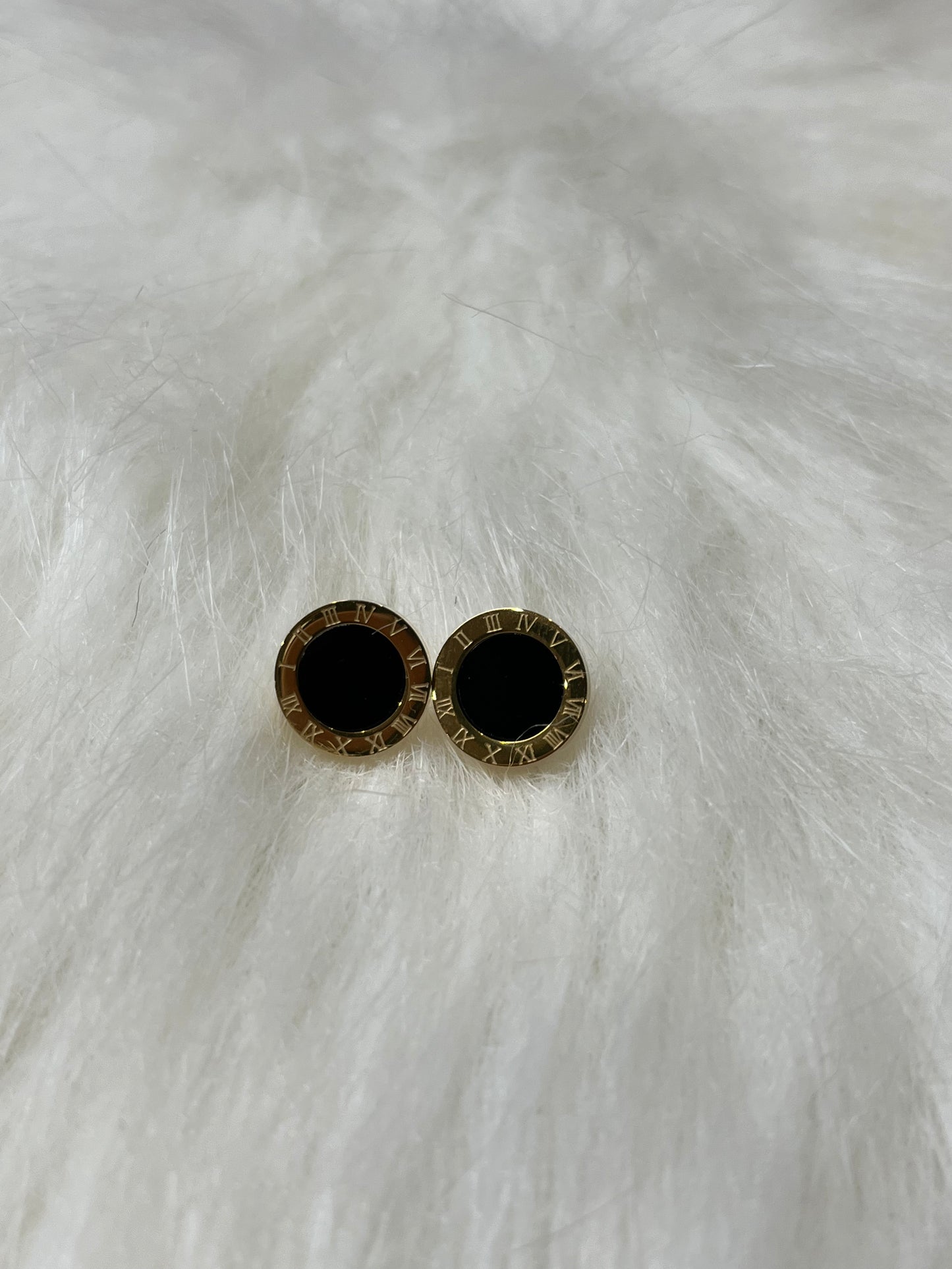 Roma stud earrings