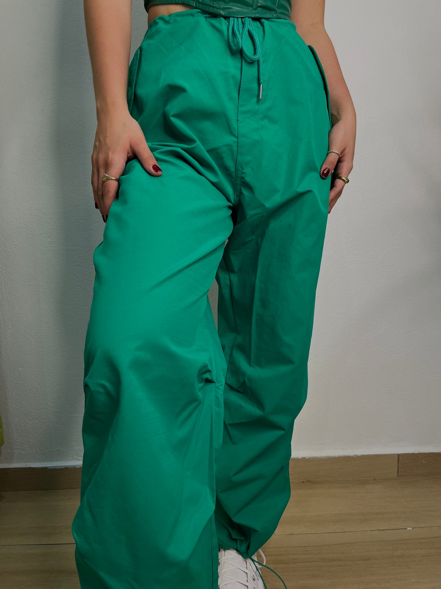 Jade parachute cargos