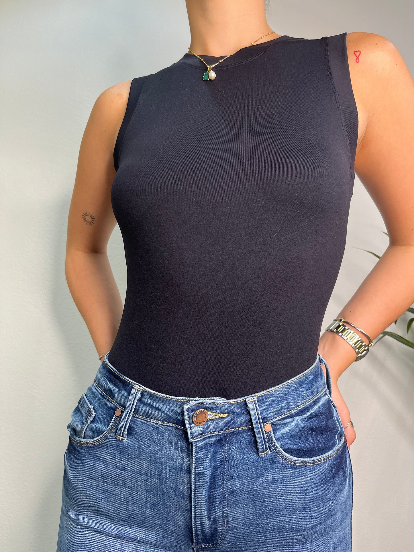 Basic bodysuit top