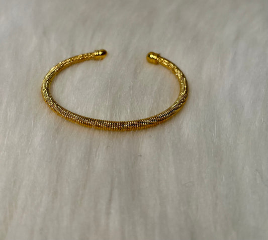 Small stretchable bracelet